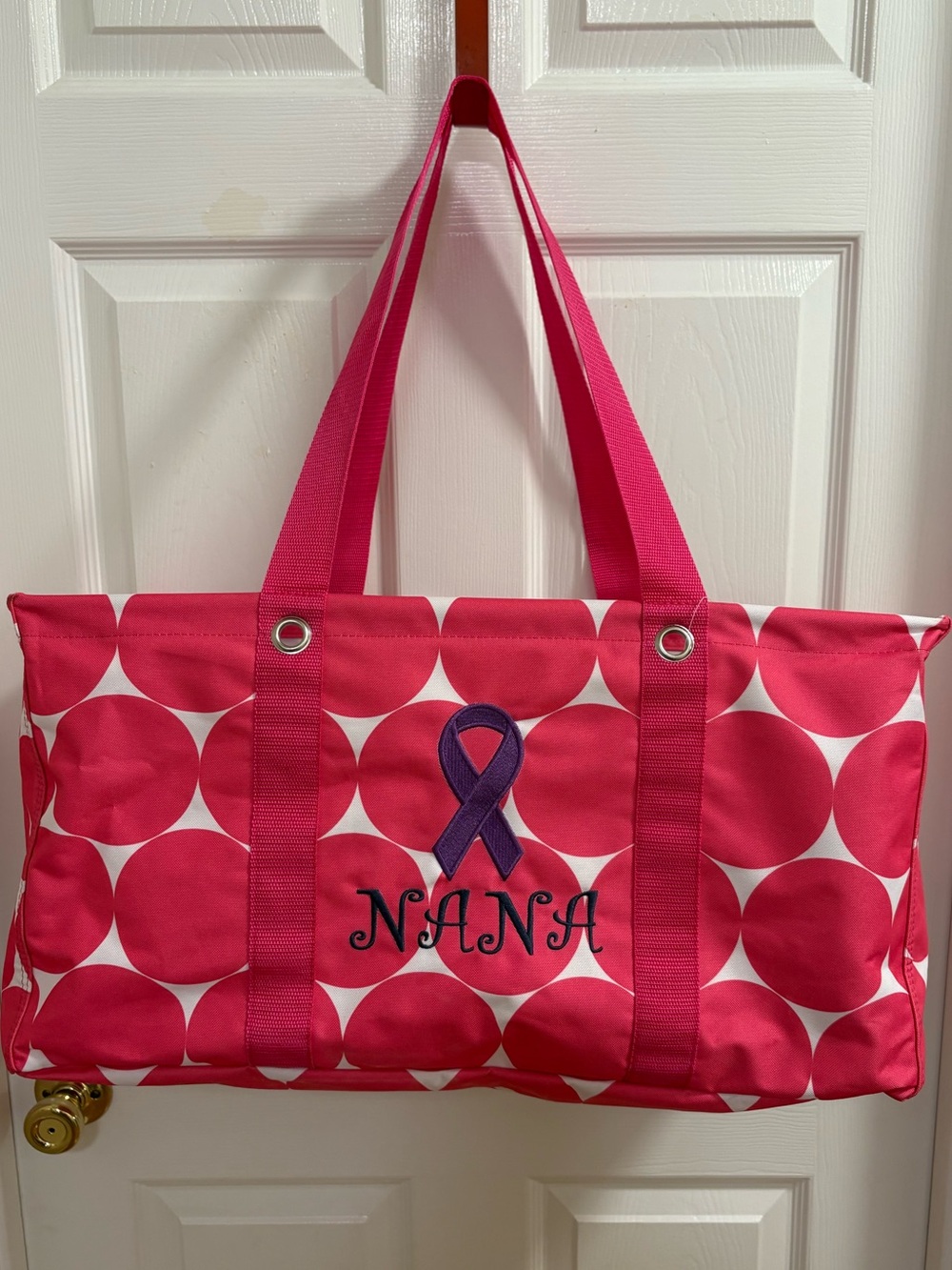 Thirty-one large utility tote for breast cancer, measures 211/2 by  113/4 by 10